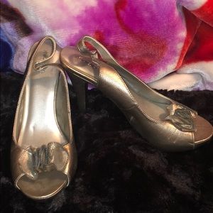 Size 7.5 gold heels